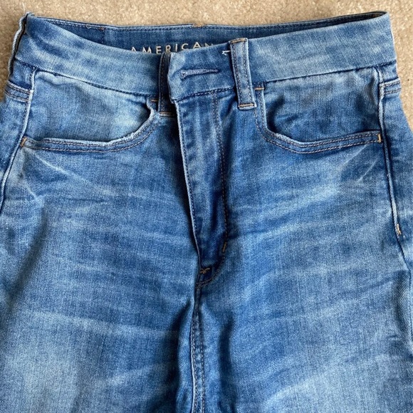 Light Wash Mom Jeans - Picture 4 of 4